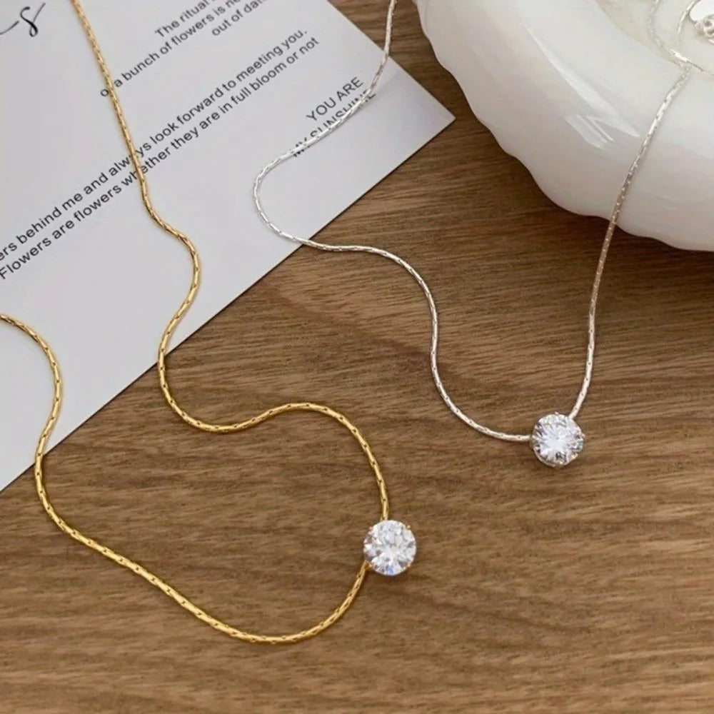 Cléa moissanite steinhálsmen