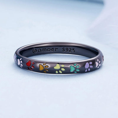 Hringur úr sterlingssilfri með loppuförum