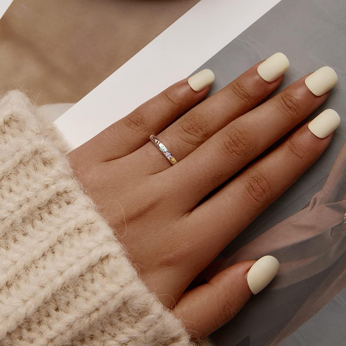 Hringur úr sterlingssilfri með loppuförum