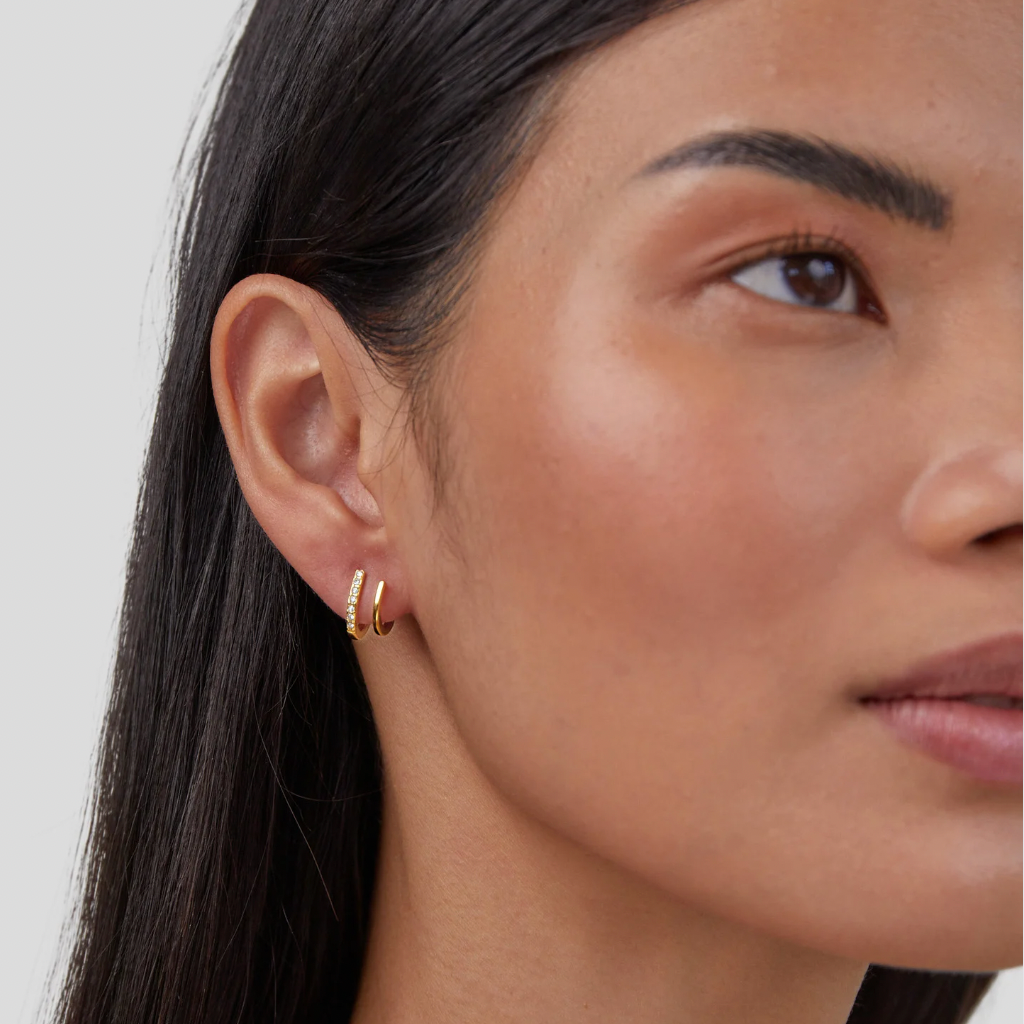 Eyrnalokkar með klólaga ??kristöllum