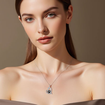 Hjartalaga hundaloppuhringur með sirkonsteinum