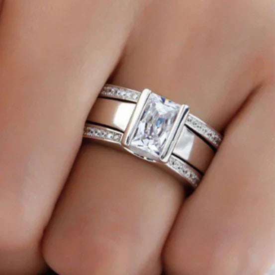 Vintage silfurhringur með kristöllum