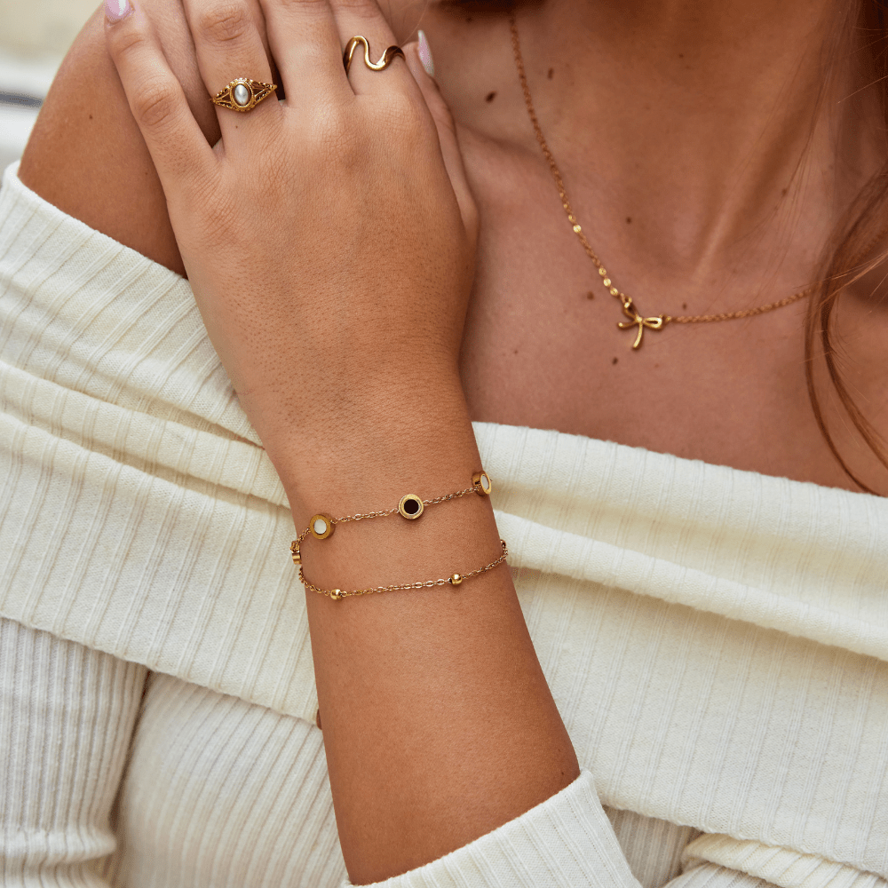 Armband úr ónyx og hvítum steinum