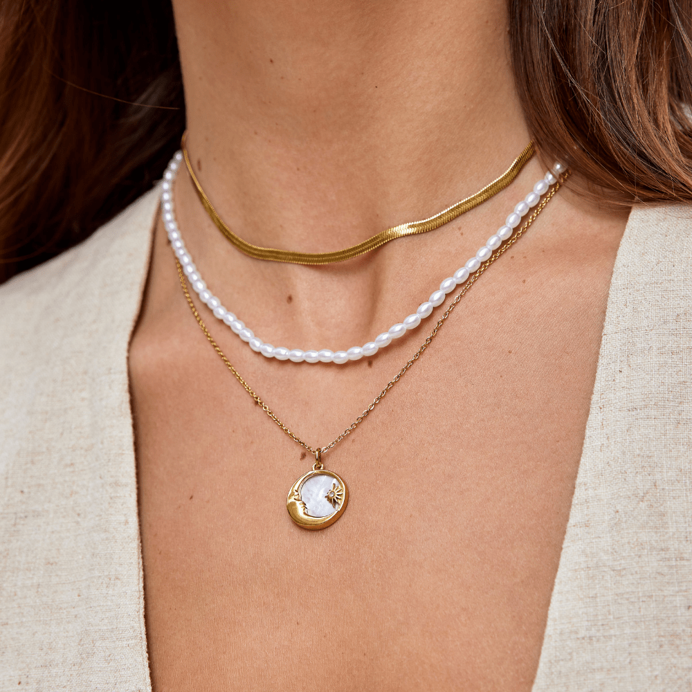 Sarya gullhálsmen með snákakeðju