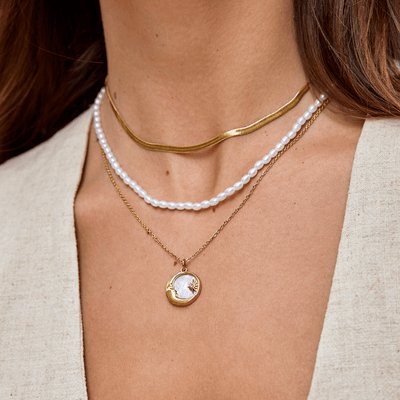 Sarya gullhálsmen með snákakeðju